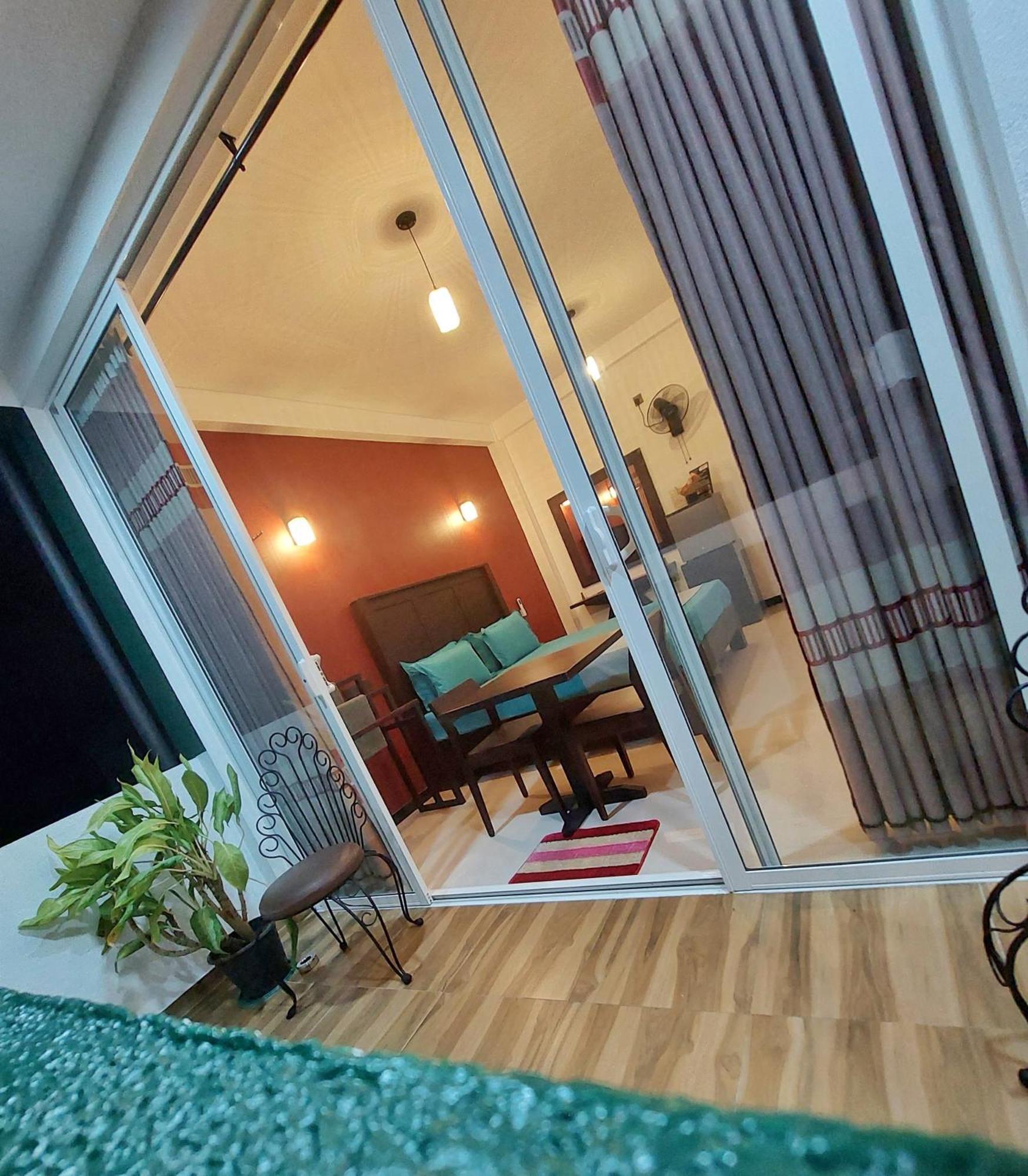 Chen Villa - Near Airport 尼甘布 外观 照片
